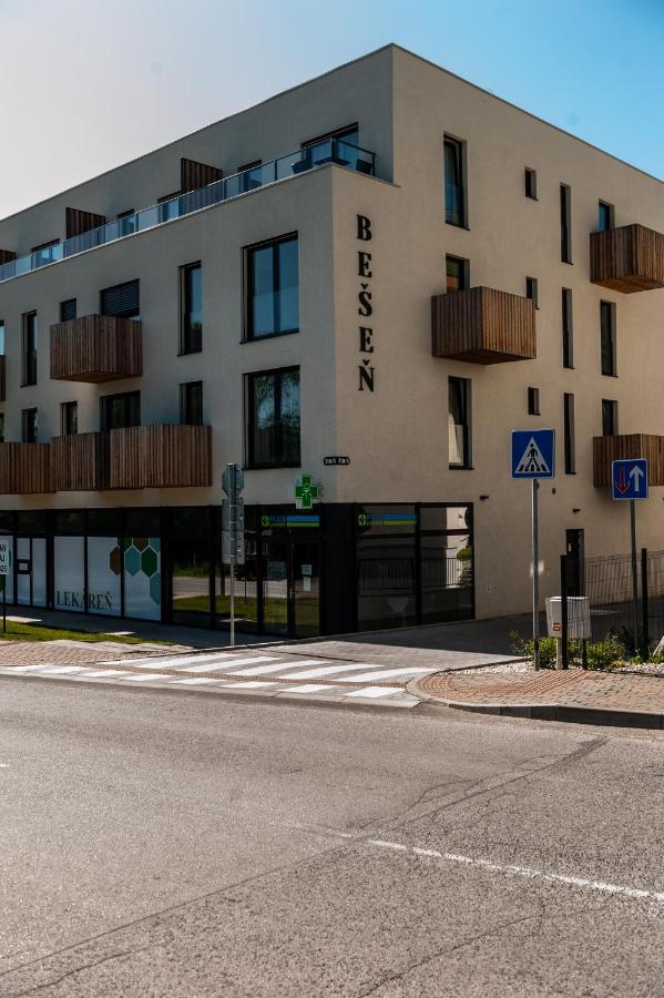 Apartmany Besen Bešeňová Exteriör bild