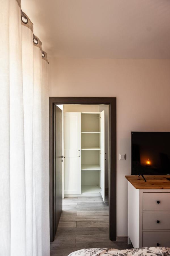 Apartmany Besen Bešeňová Exteriör bild