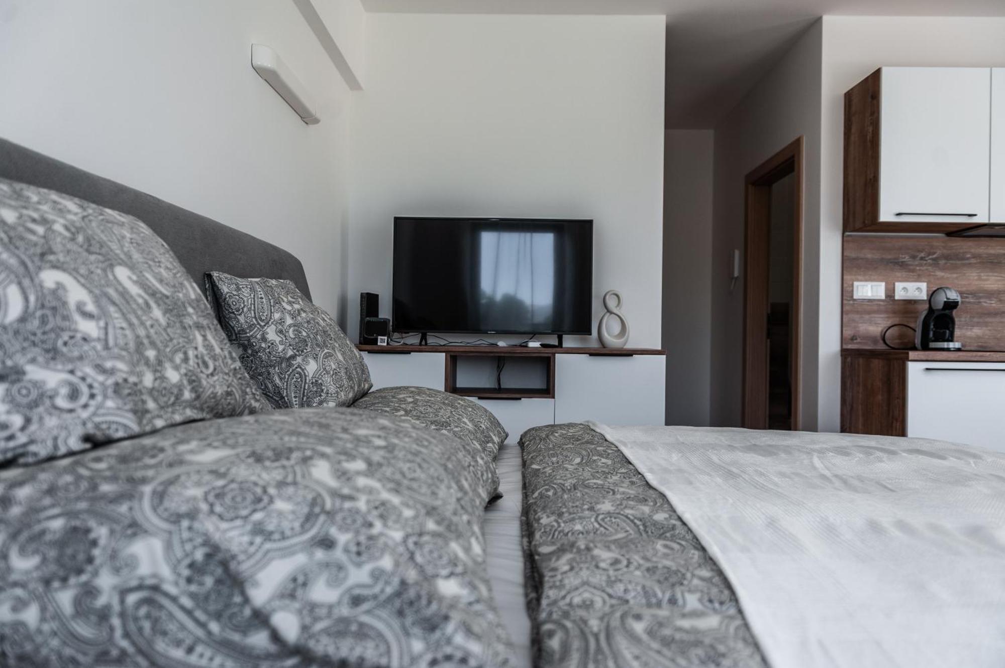 Apartmany Besen Bešeňová Exteriör bild