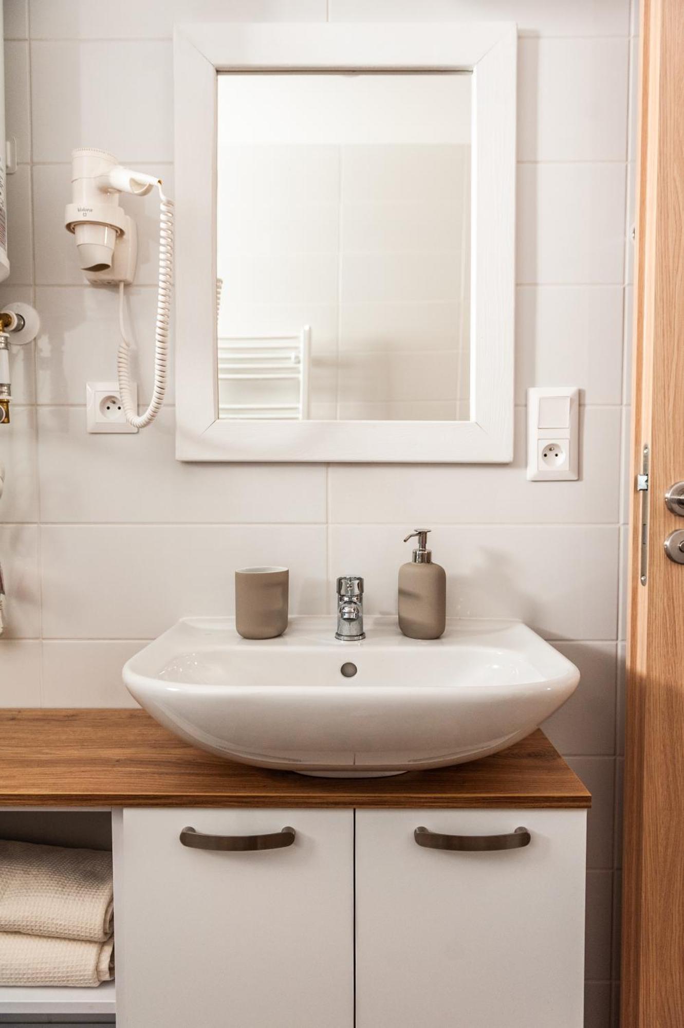Apartmany Besen Bešeňová Exteriör bild