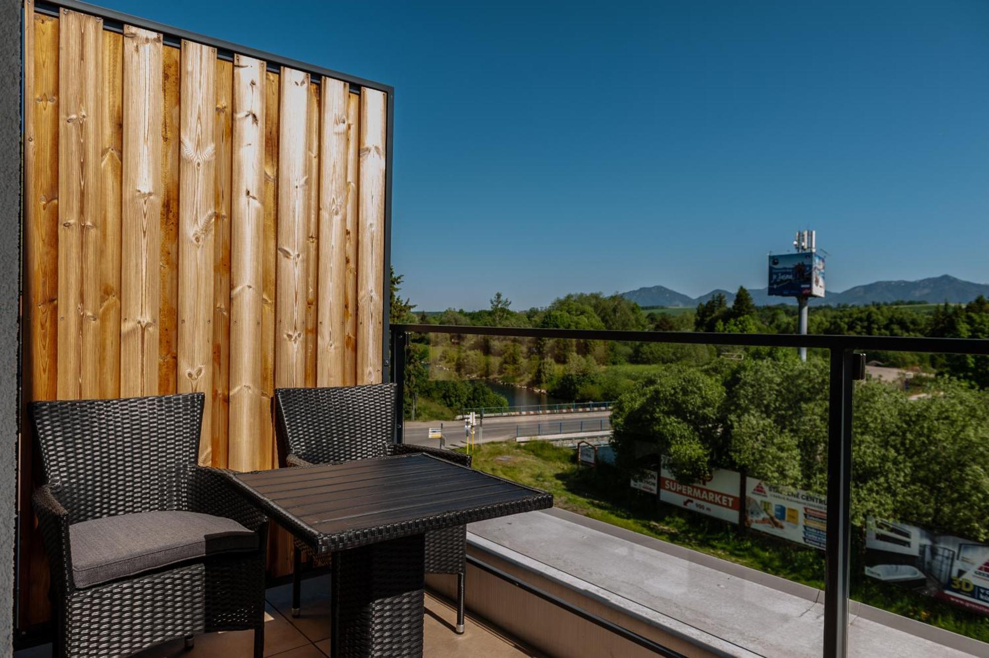 Apartmany Besen Bešeňová Exteriör bild