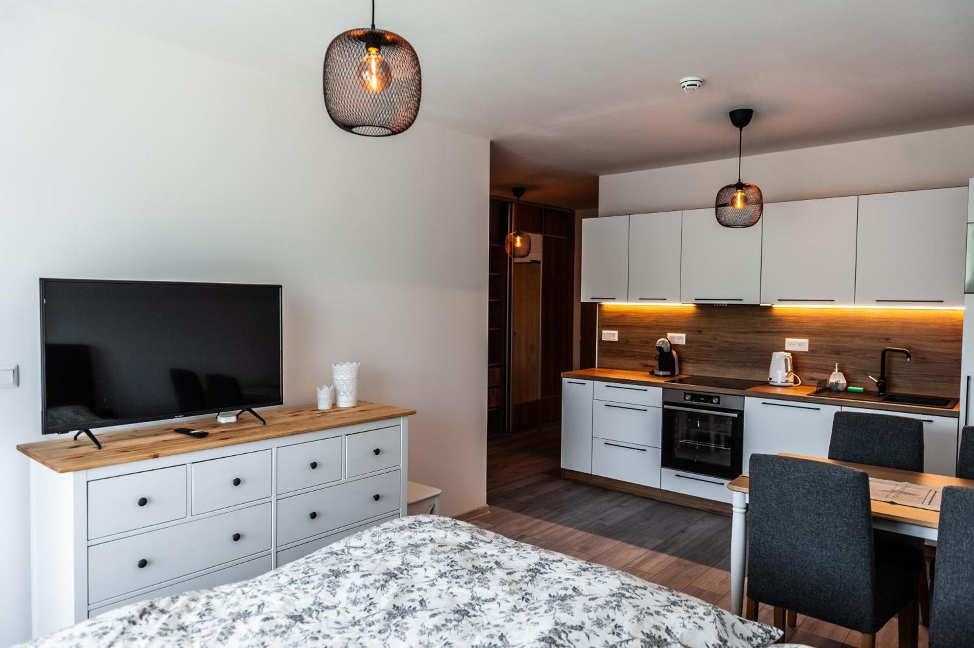 Apartmany Besen Bešeňová Exteriör bild