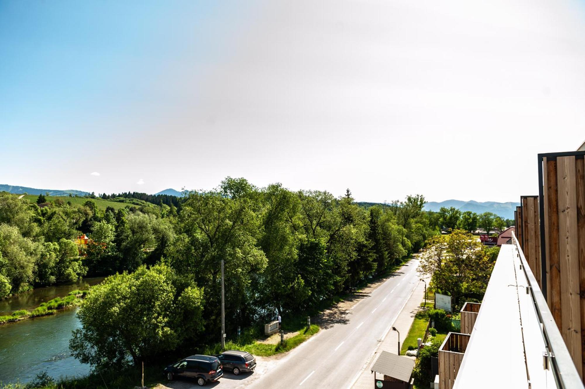 Apartmany Besen Bešeňová Exteriör bild