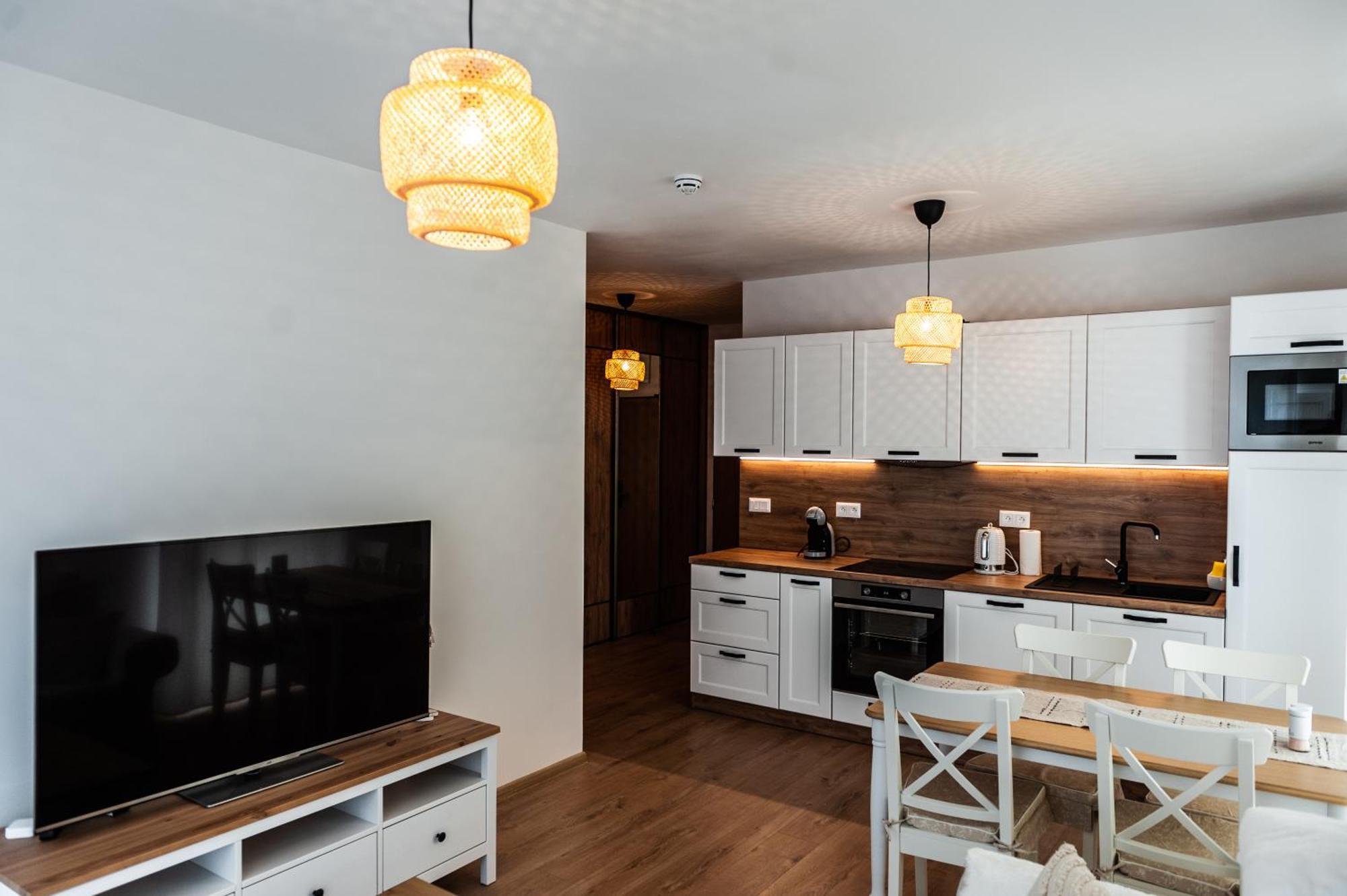 Apartmany Besen Bešeňová Exteriör bild