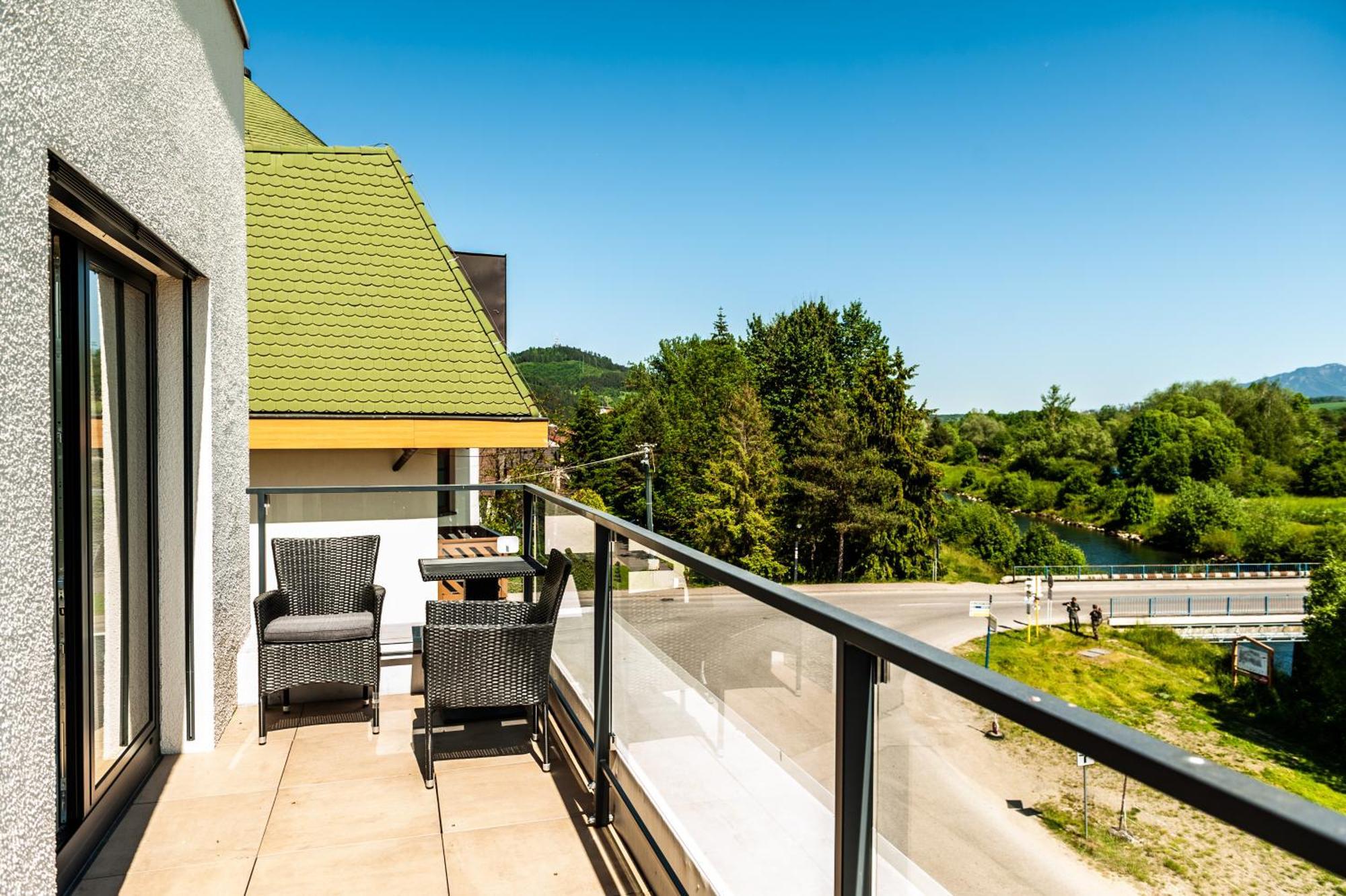 Apartmany Besen Bešeňová Exteriör bild