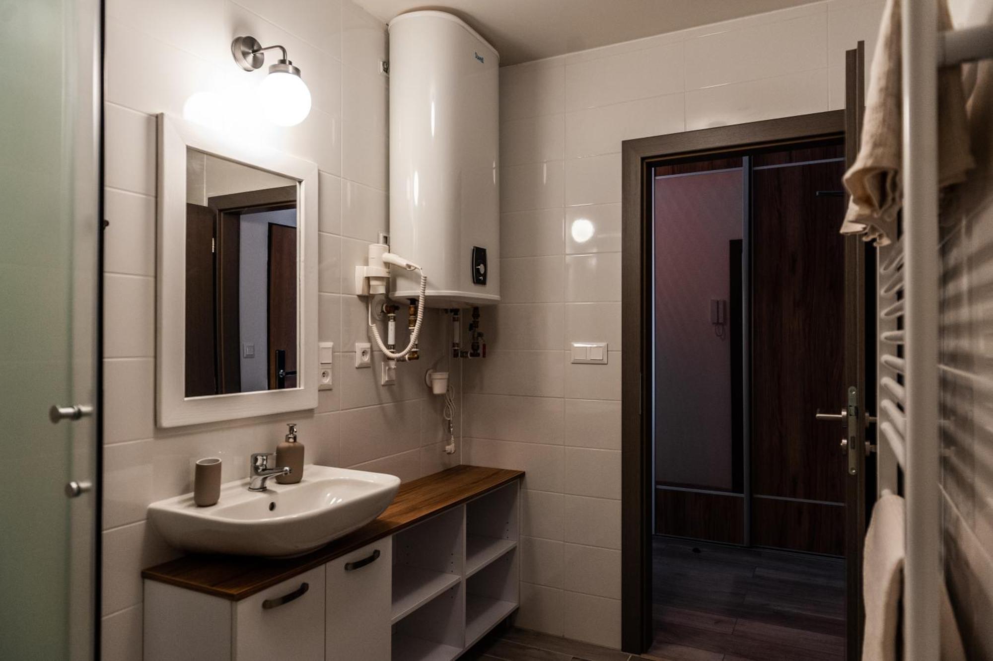 Apartmany Besen Bešeňová Exteriör bild