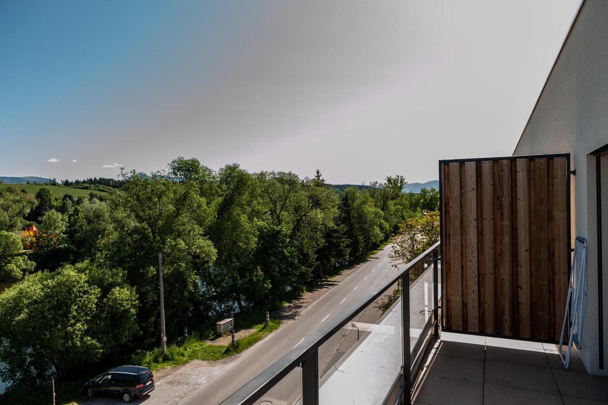 Apartmany Besen Bešeňová Exteriör bild