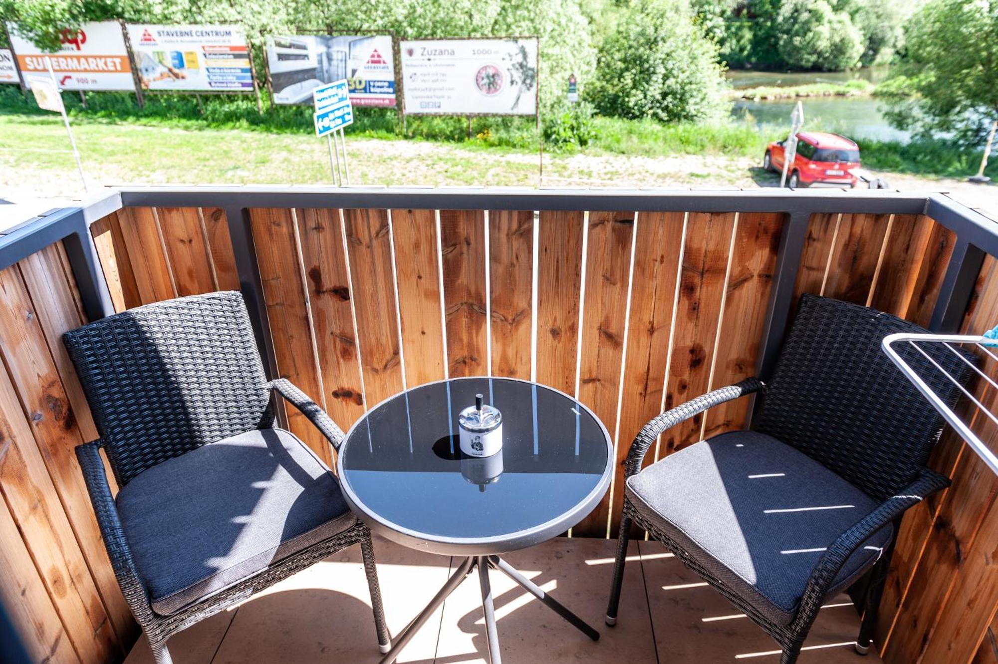 Apartmany Besen Bešeňová Exteriör bild